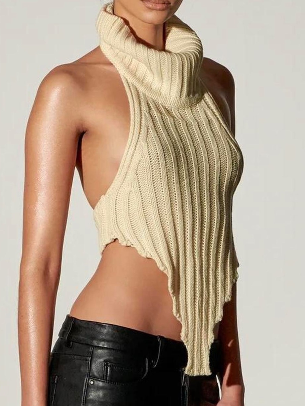 Local European knit turtleneck